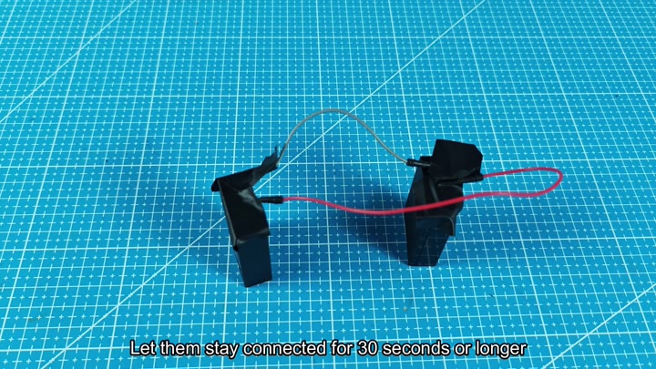 Batteries connected for thirty seconds or longer Batteries connected for thirty seconds or longer