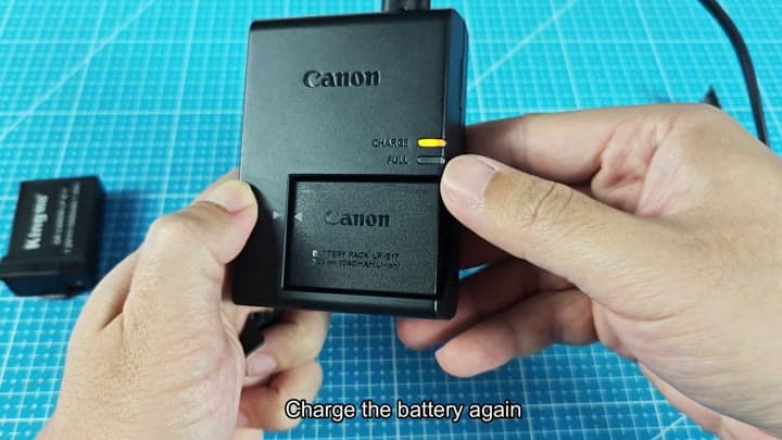 Canon LP-E17 charging with yellow light Canon LP-E17 charging with yellow light