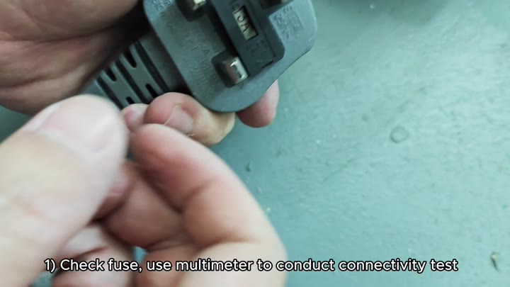 Checking electrical plug for power issues Checking electrical plug for power issues