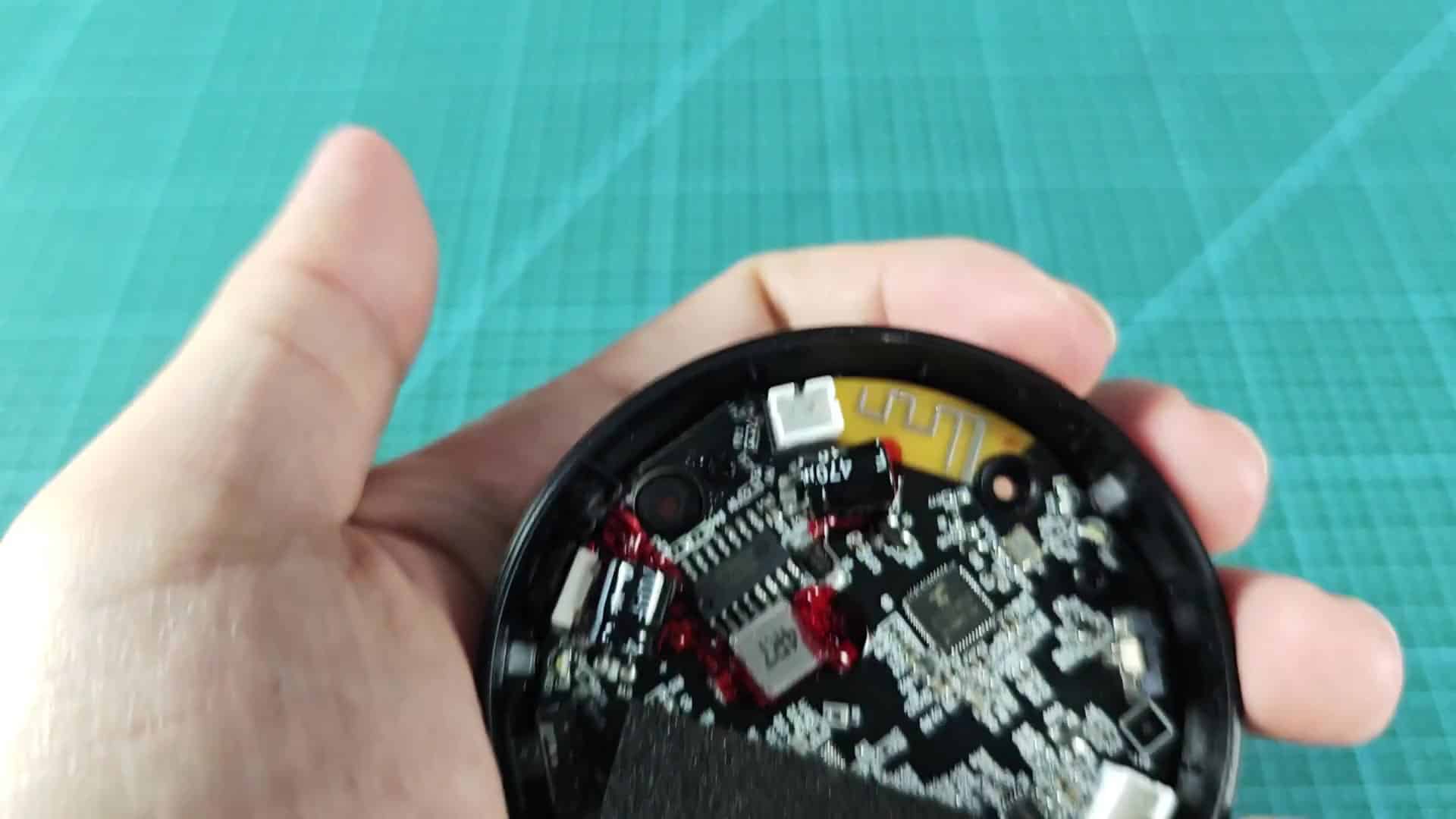 Circular PCB with antenna trace Circular PCB with antenna trace
