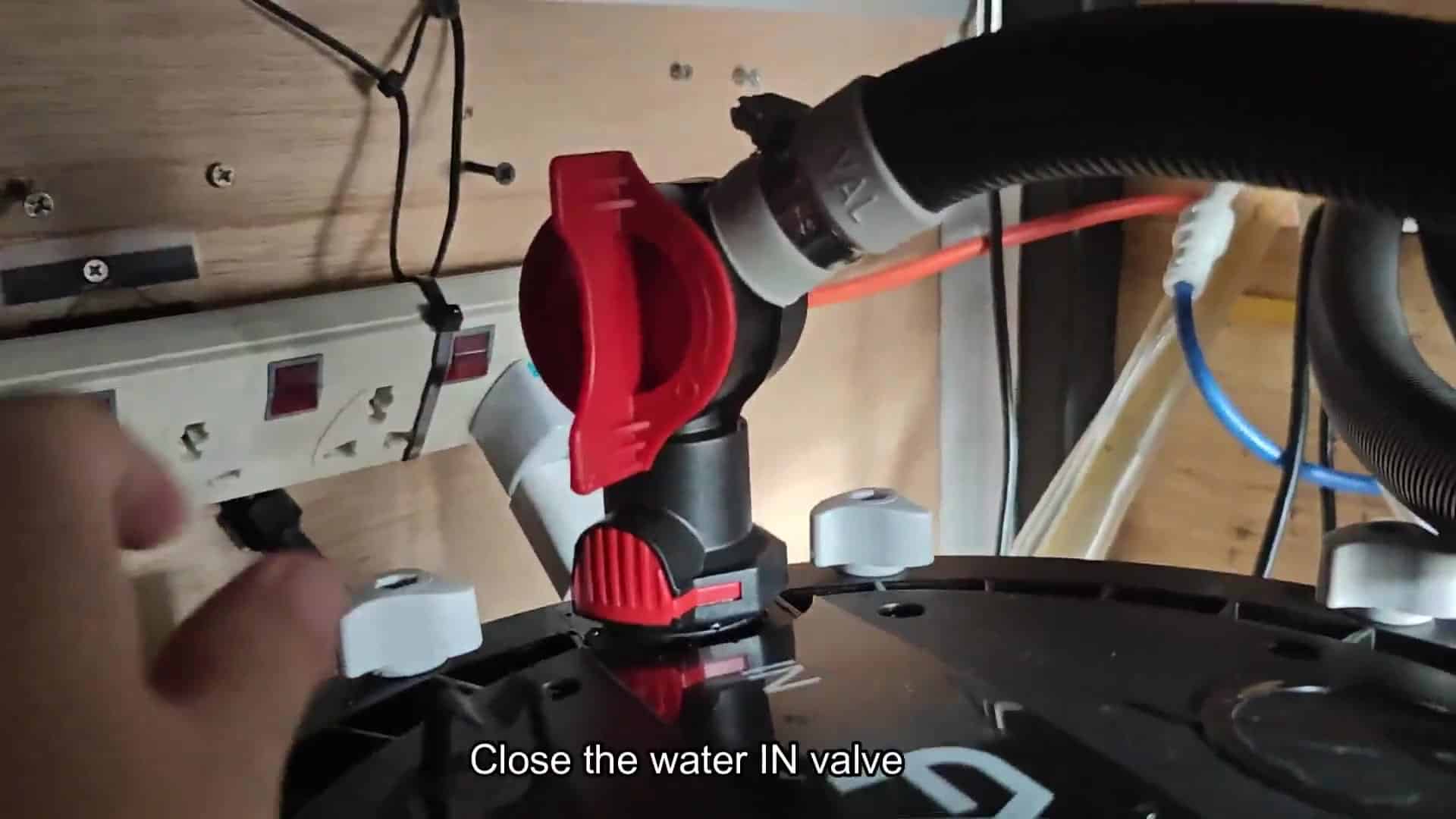 Close water inlet valve handle Close water inlet valve handle