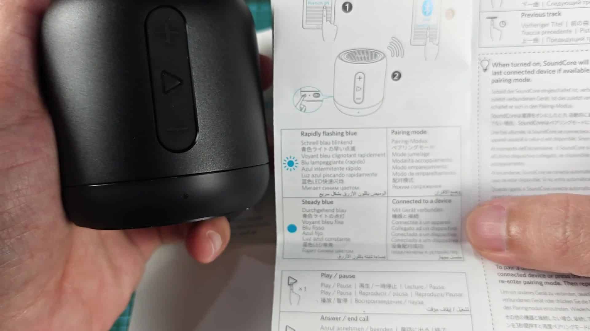 Device status shown with open manual Device status shown with open manual