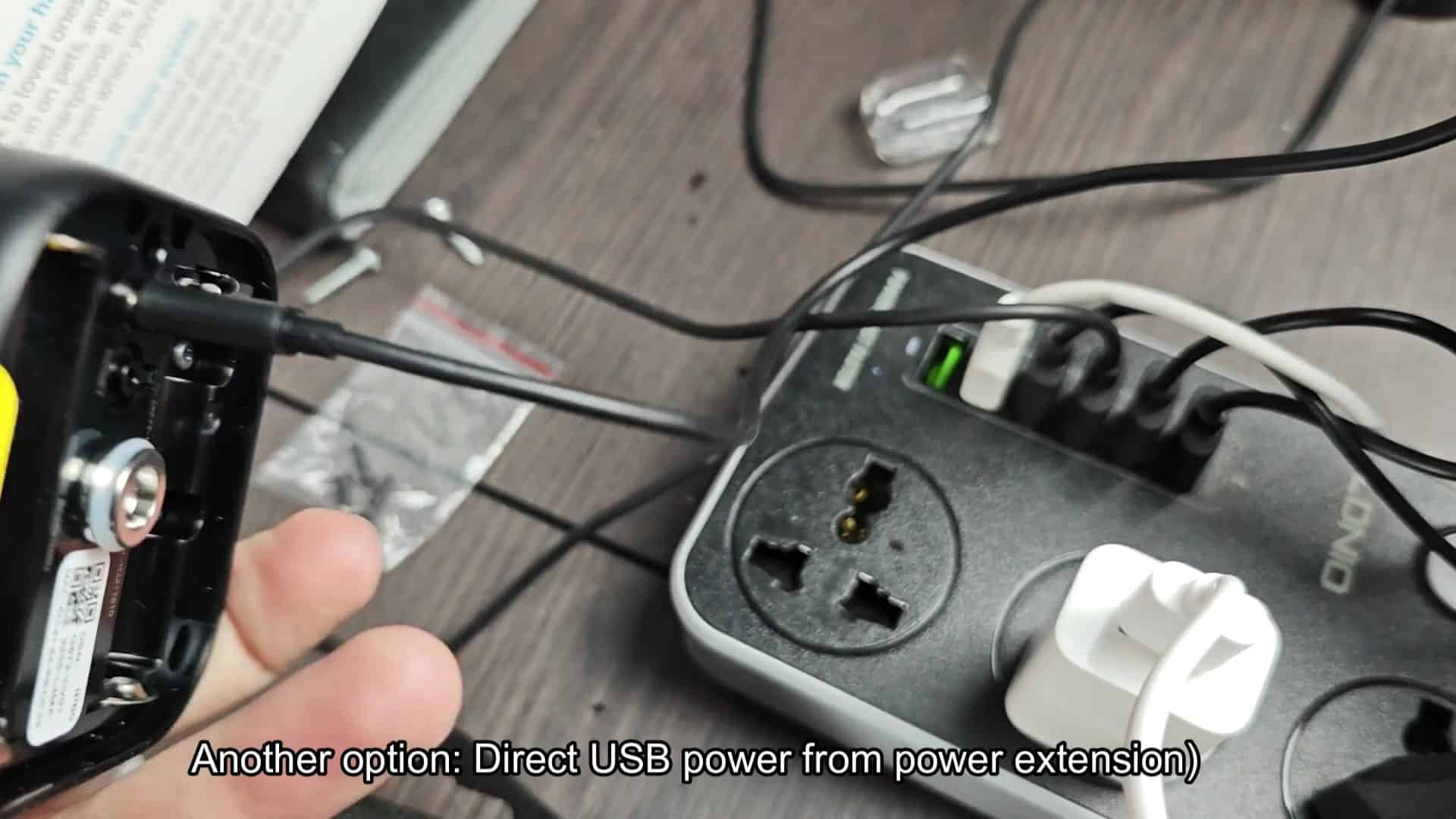 Direct USB power option via extension strip Direct USB power option via extension strip