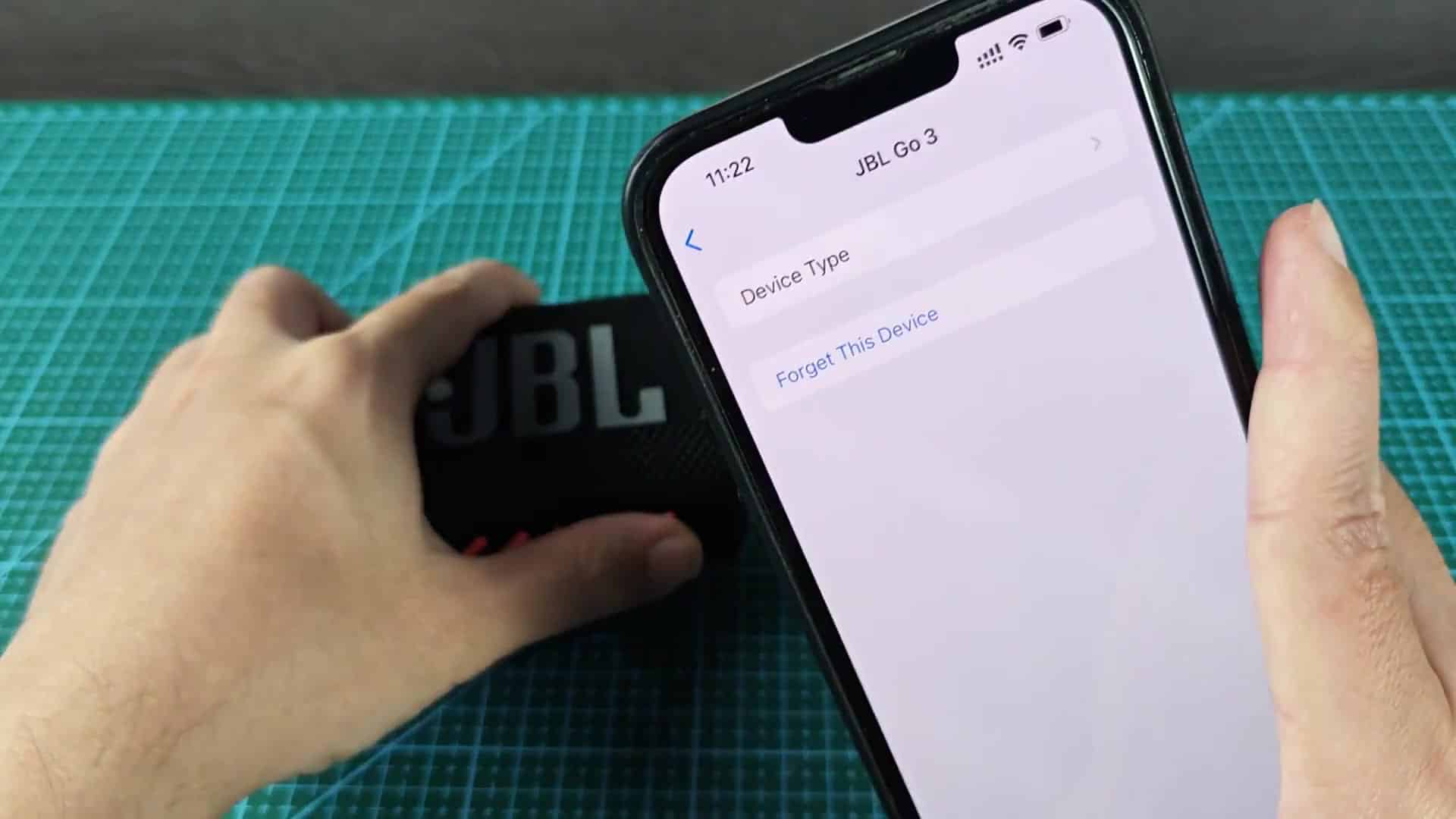 Disconnect JBL Go 3 on iPhone Disconnect JBL Go 3 on iPhone