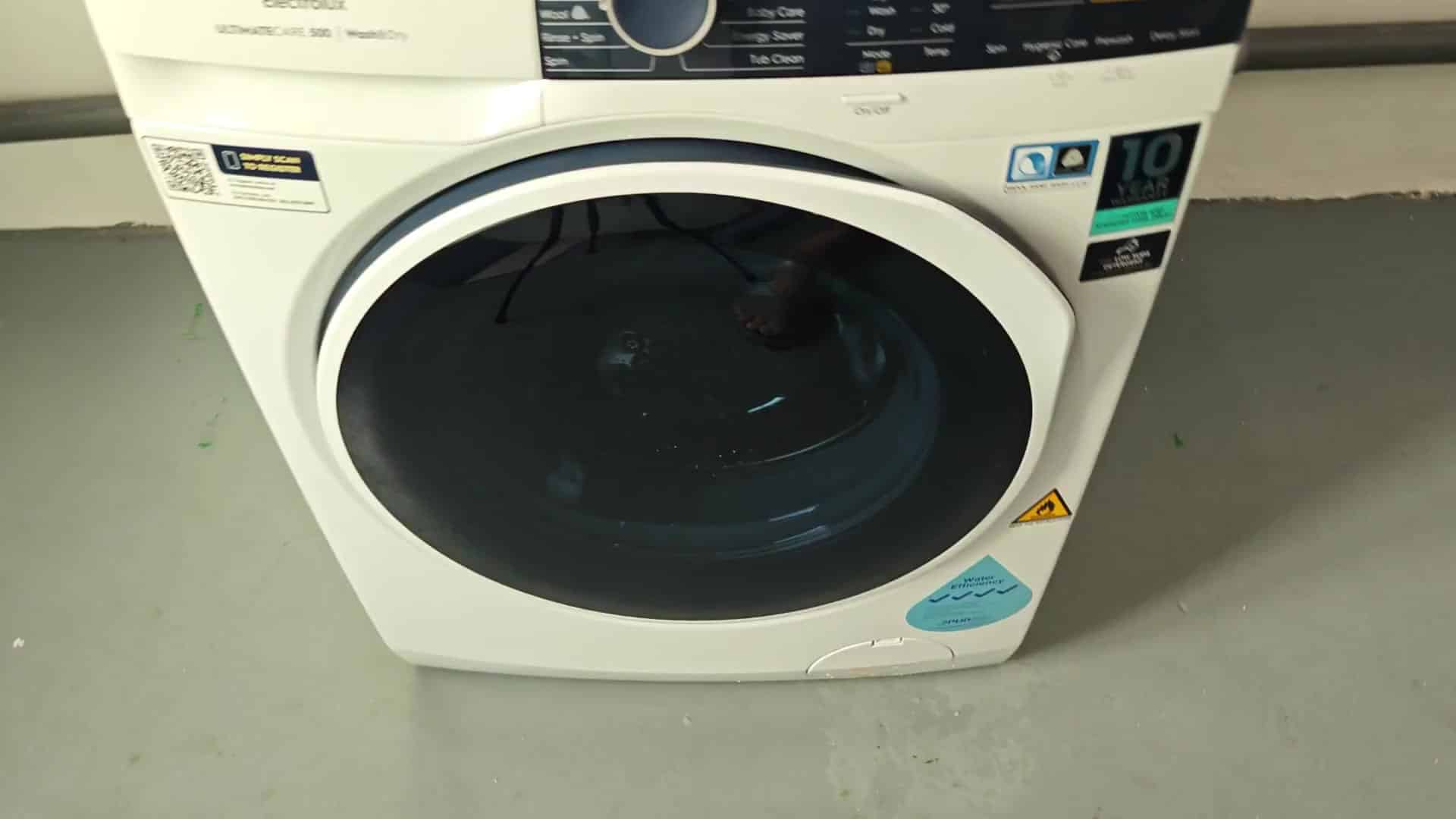 Electrolux front load washer front view Electrolux front load washer front view