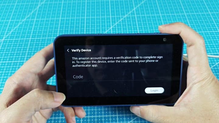 Entering verification code to login Entering verification code to login
