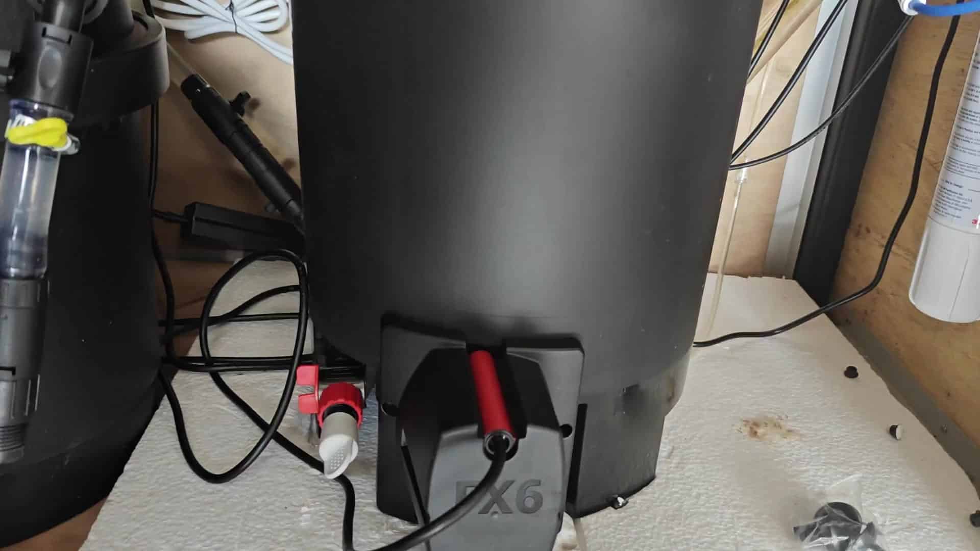 Fluval FX6 canister unit base view Fluval FX6 canister unit base view