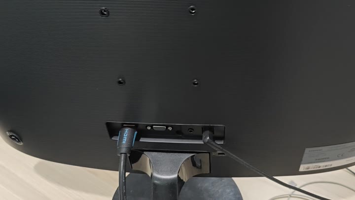 HDMI cable connected to monitor port HDMI cable connected to monitor port