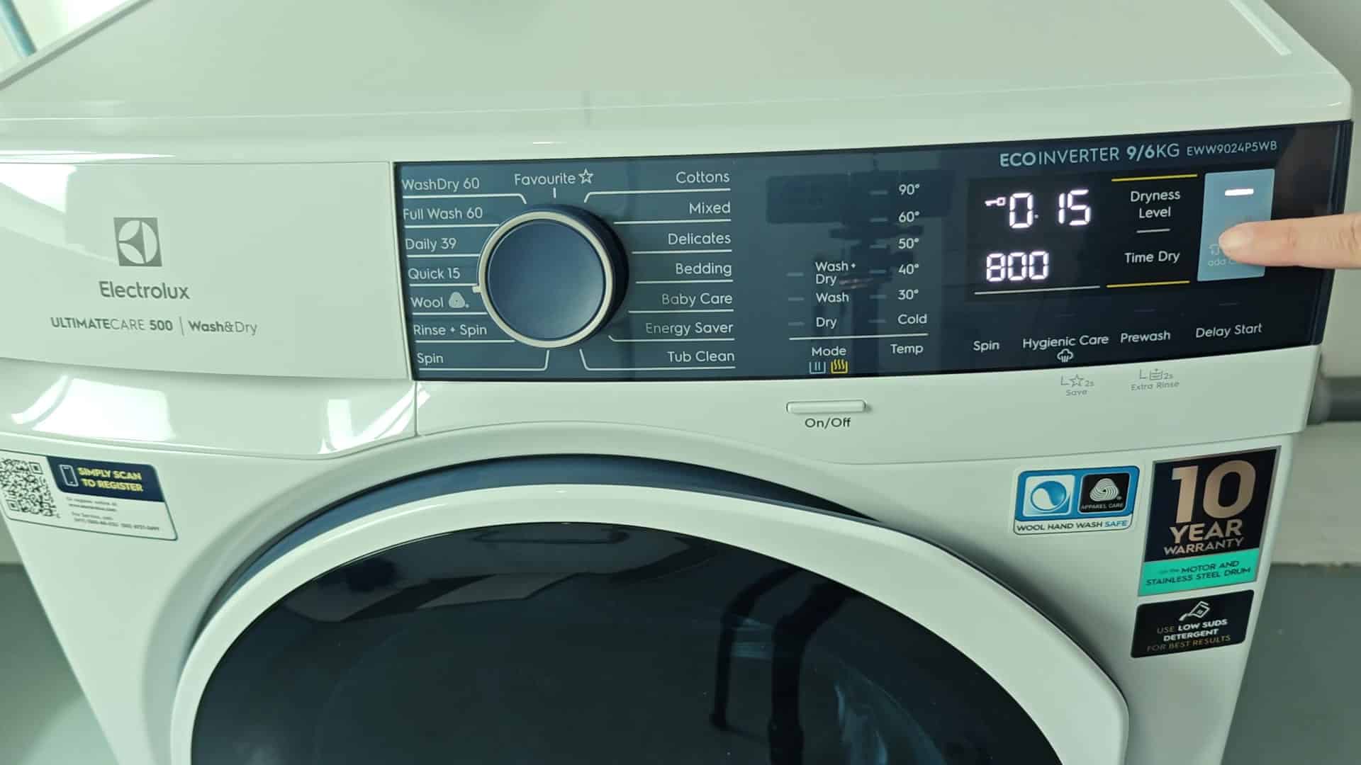 Idle washer displaying default settings Idle washer displaying default settings