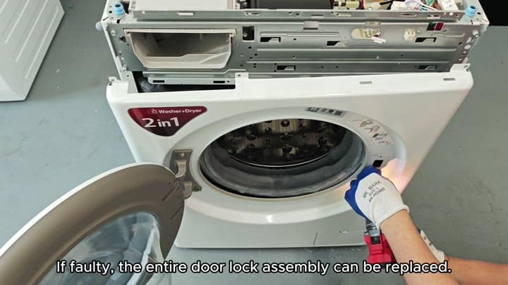 Inspecting door lock internals Inspecting door lock internals