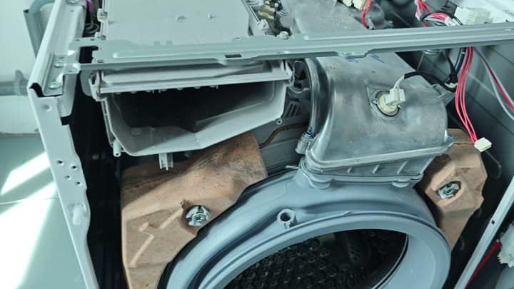 Internal motor and suspension system Internal motor and suspension system