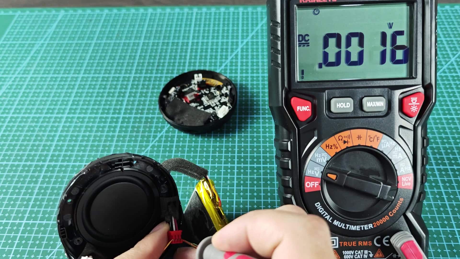 Multimeter reads zero volts on battery Multimeter reads zero volts on battery