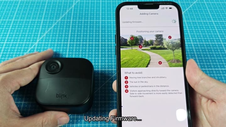 Phone screen shows firmware updating status Phone screen shows firmware updating status