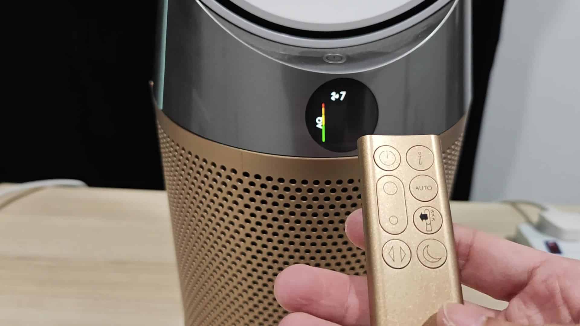 Purifier display with green indicator bar Purifier display with green indicator bar