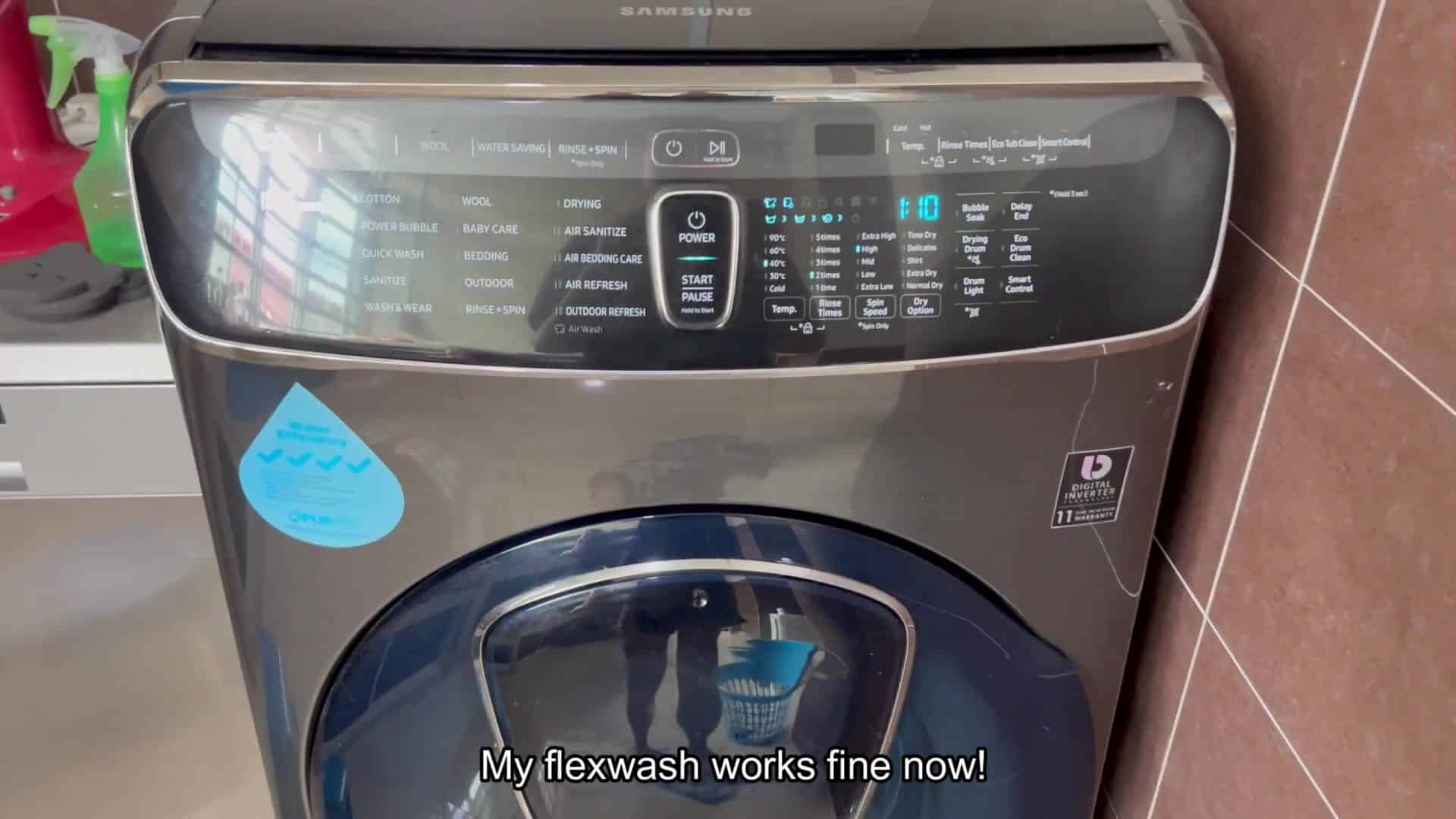 Samsung FlexWash powered on and working Samsung FlexWash powered on and working