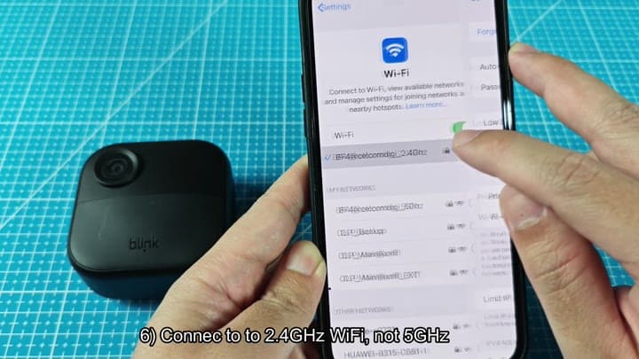 Select 2.4GHz network in phone settings Select 2.4GHz network in phone settings
