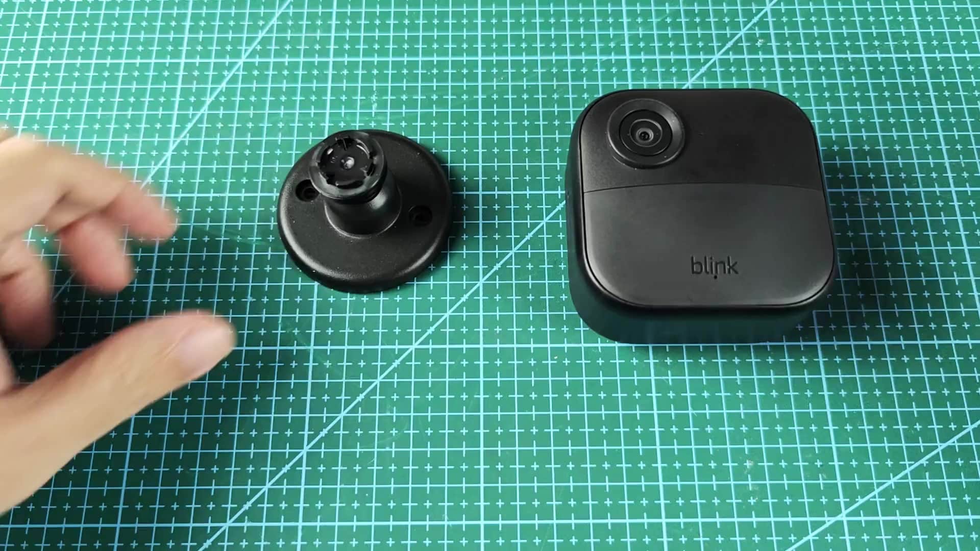 Separating Blink camera from ball mount Separating Blink camera from ball mount
