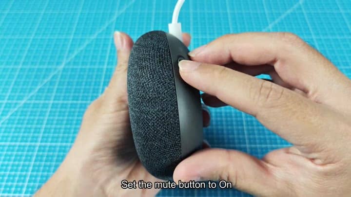 Setting the mute button to On Setting the mute button to On