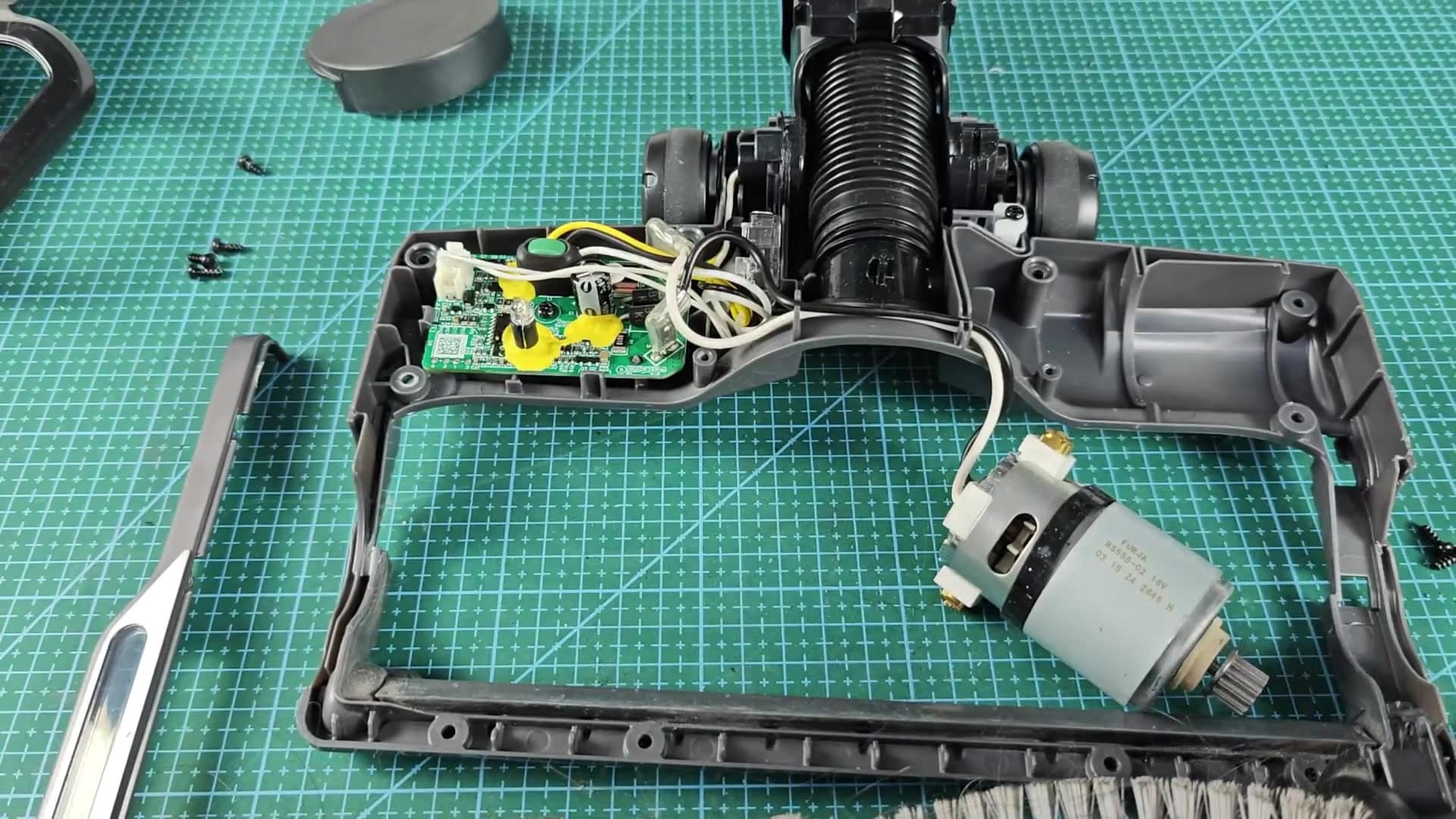 Silver DC motor with brass gear Silver DC motor with brass gear