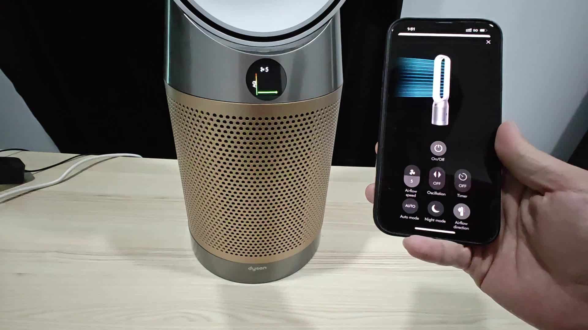 Smartphone controls for Dyson purifier modes Smartphone controls for Dyson purifier modes