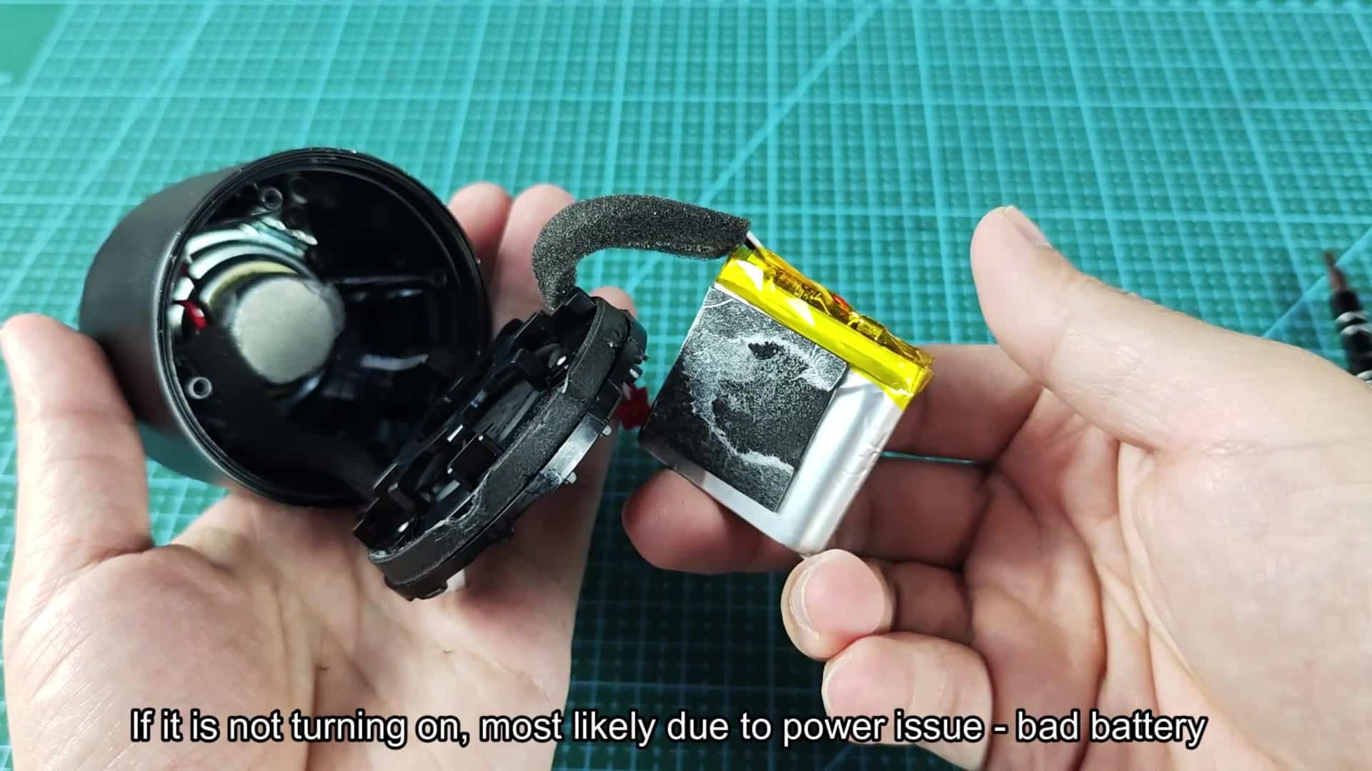 Soundcore Mini battery label shown Soundcore Mini battery label shown