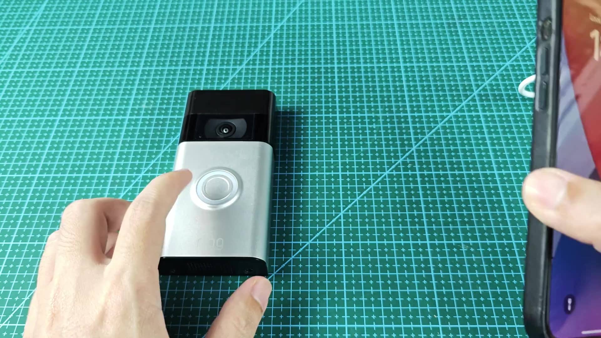 Spinning blue light means button pressed Spinning blue light means button pressed