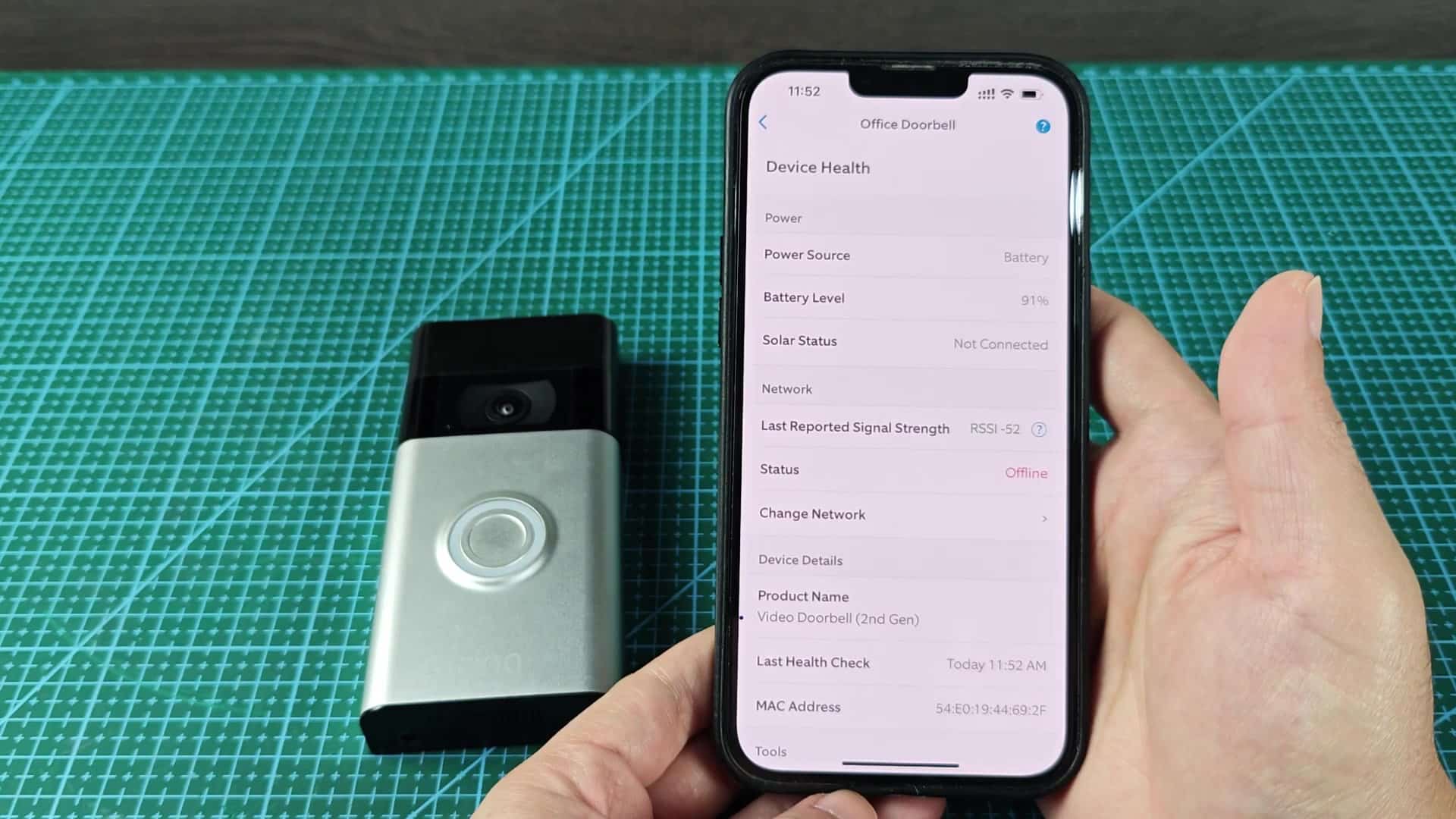 Viewing battery and signal strength details Viewing battery and signal strength details