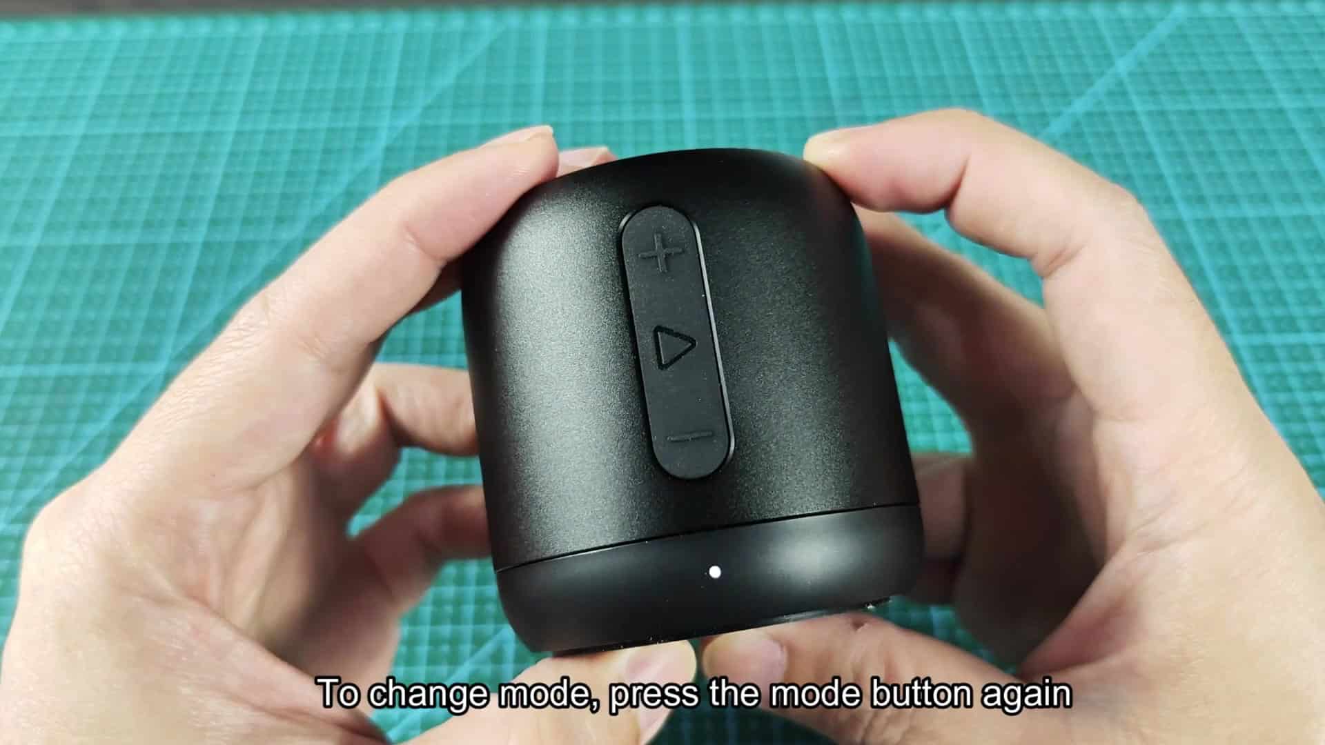 White light indicates current Bluetooth mode White light indicates current Bluetooth mode