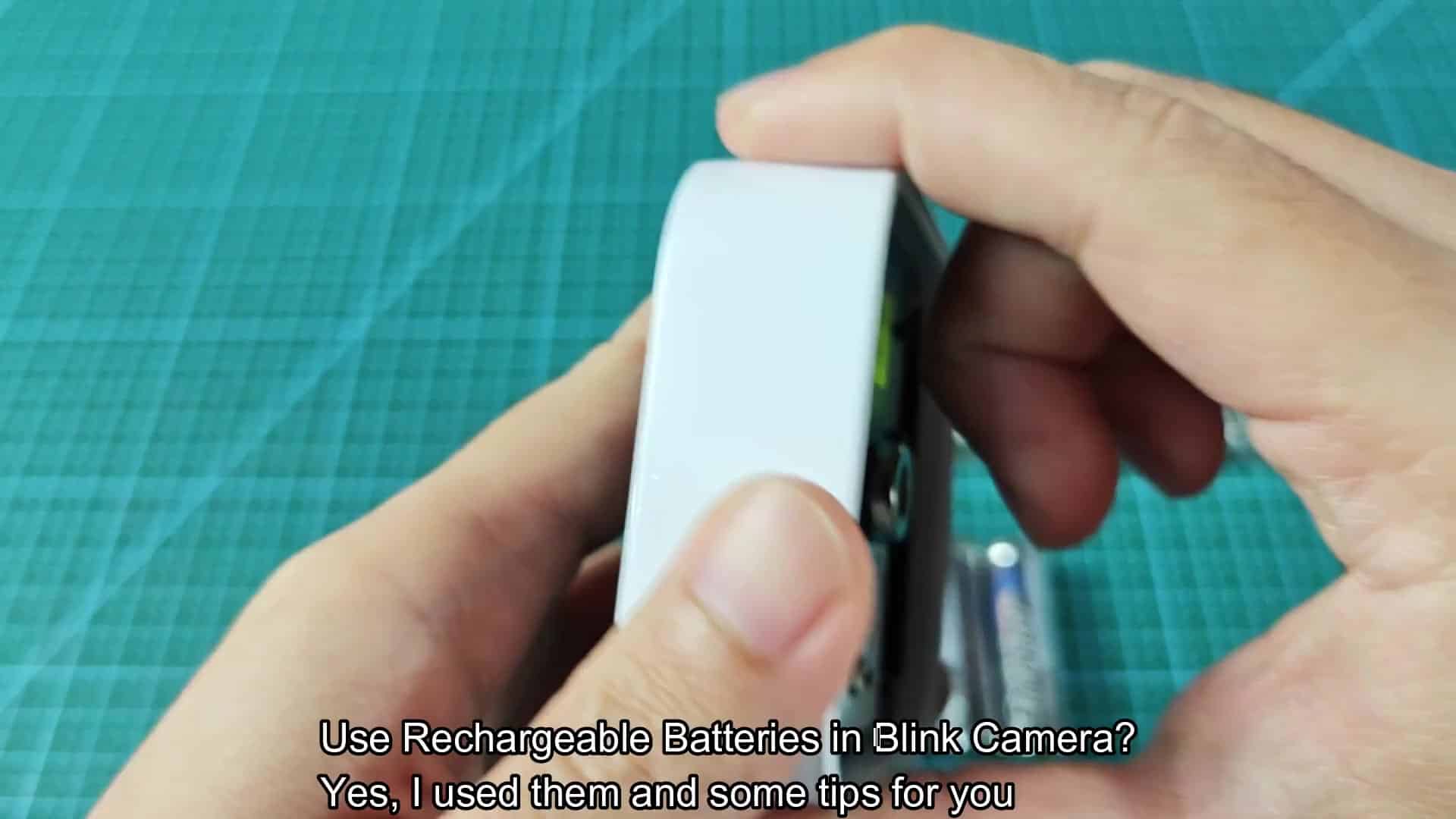Yellow label requires 1.5V Lithium only Yellow label requires 1.5V Lithium only