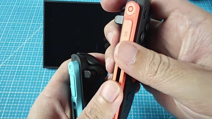Attaching Joy-Con to Switch screen Attaching Joy-Con to Switch screen