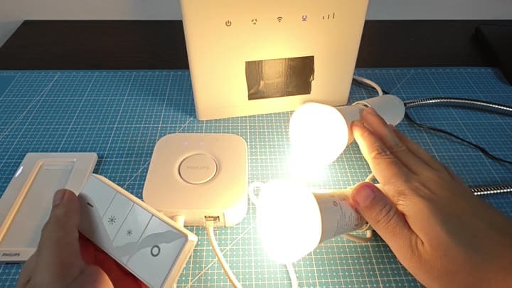 Connecting Hue bulbs to bridge hub Connecting Hue bulbs to bridge hub