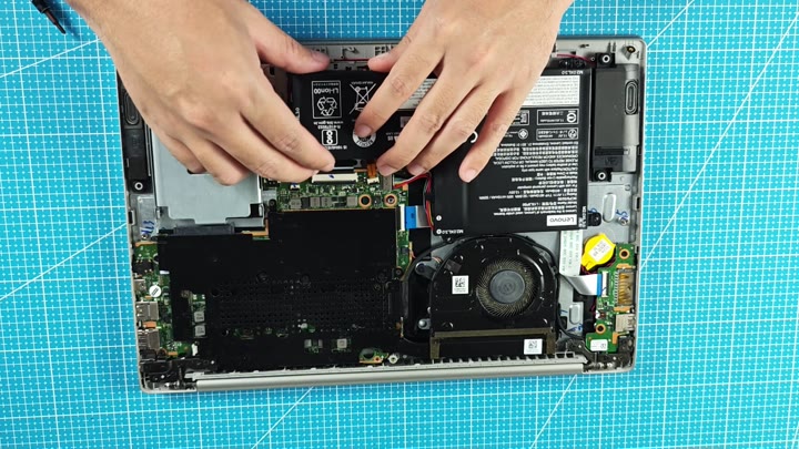 Extracting CETECH battery from laptop chassis Extracting CETECH battery from laptop chassis