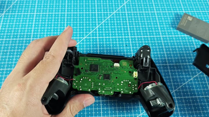 Green circuit board and analog sticks Green circuit board and analog sticks