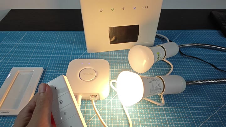 Hue bridge status LEDs and bulbs Hue bridge status LEDs and bulbs