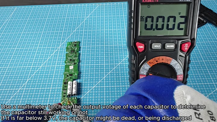 Multimeter measuring capacitor voltage output Multimeter measuring capacitor voltage output