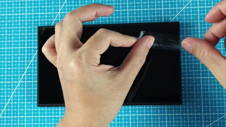 Peeling off protective film Peeling off protective film