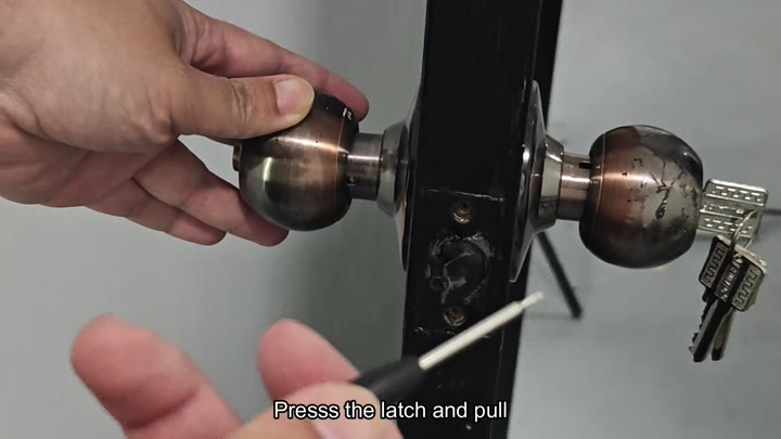Press latch and pull knob Press latch and pull knob