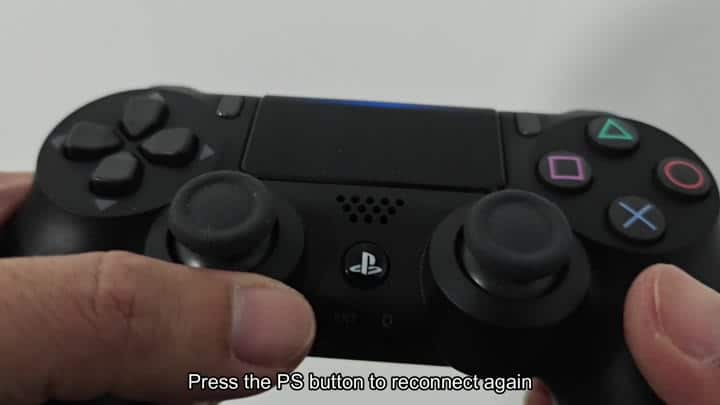 Pressing PS button to reconnect Pressing PS button to reconnect