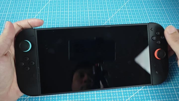 Screen off reflecting camera tripod Screen off reflecting camera tripod