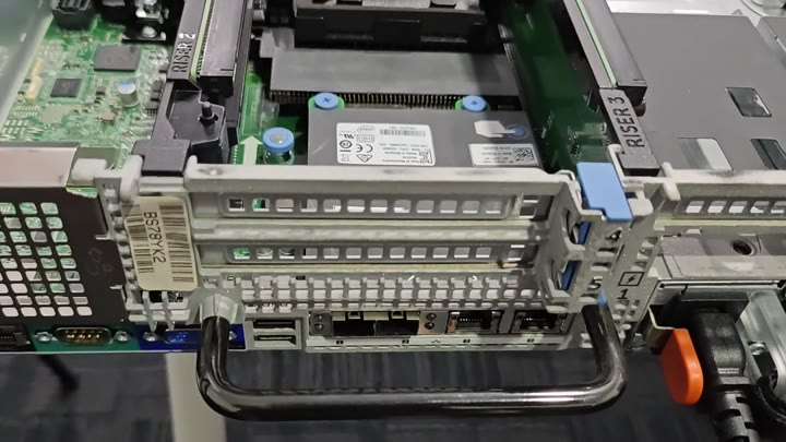 Server internal risers and bracket Server internal risers and bracket