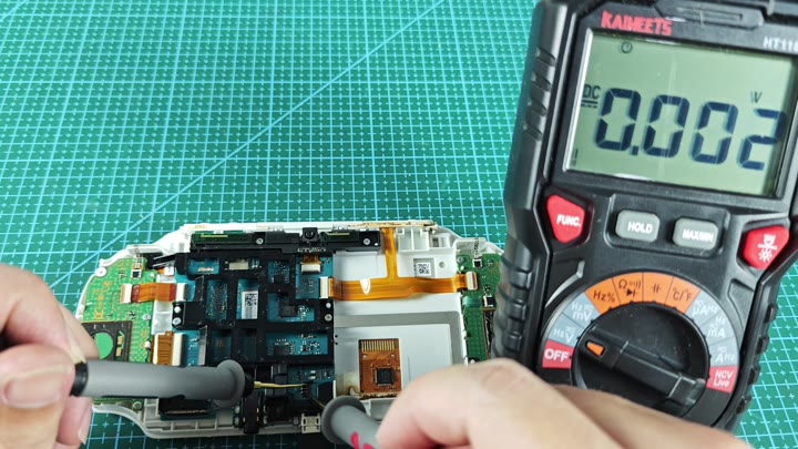 Testing internal circuitry with multimeter probes Testing internal circuitry with multimeter probes