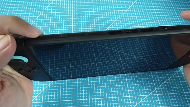 Top edge USB-C port and jacks Top edge USB-C port and jacks