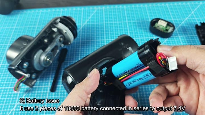Two 18650 batteries providing 7.4V output Two 18650 batteries providing 7.4V output