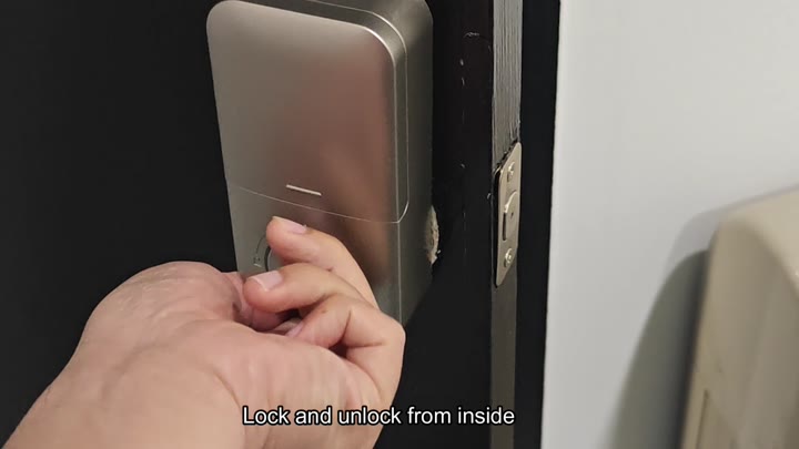Unlocking from inside with dial Unlocking from inside with dial